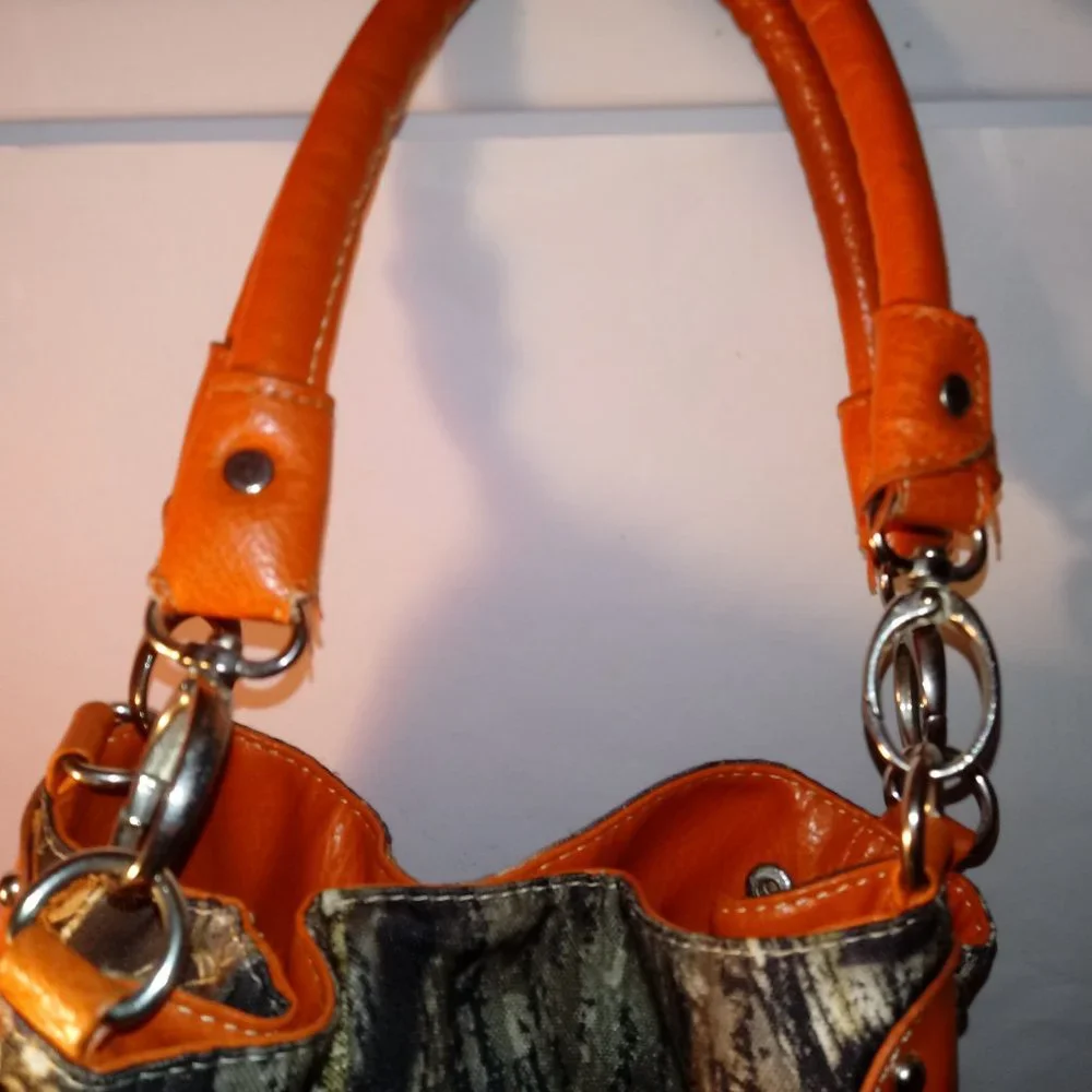 ORANGE AND BROWN FALL TIME TREES AND LEAVES TRIMMED IN SILVER HARDWARE HANDBAG